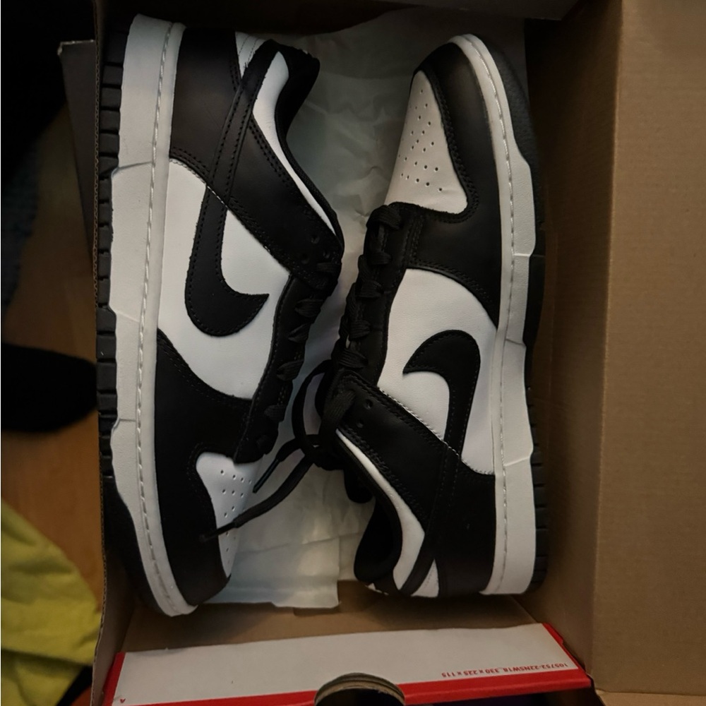 Panda dunks